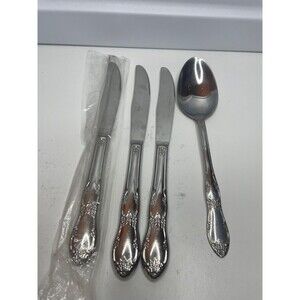 Wm A Rogers Oneida FENWAY DAYDREAM 3 Dinner Knives 1 dinnerspoon flatware
